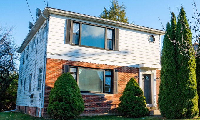 Northwest Akron Apartment | Modern Scandinavian Nest with cozy beds and fast WiFi