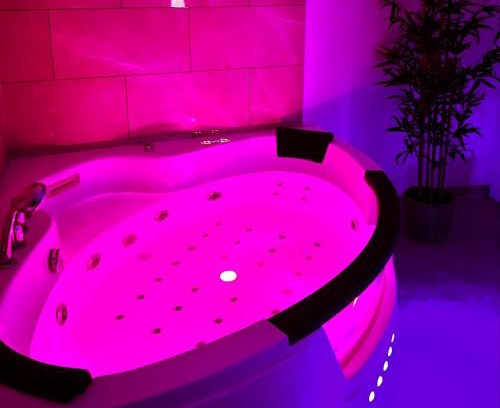 Brunoy Apartment | Modern SPA - Cosy & Chic - JACCUZI