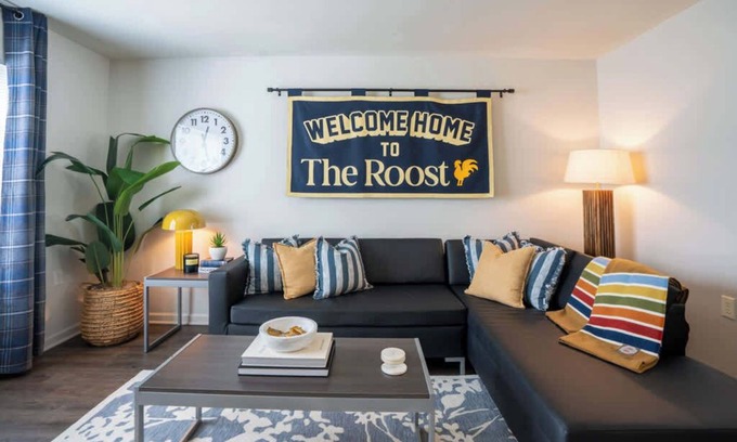 Columbia Apartment | Modern Space Great For Extended Stays! Pool & Gym