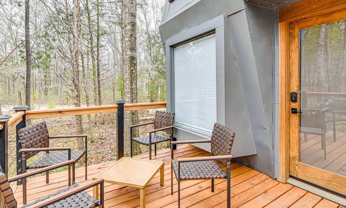 Starkville Apartment | Modern Studio ~ 2 Mi to MSU in Starkville!