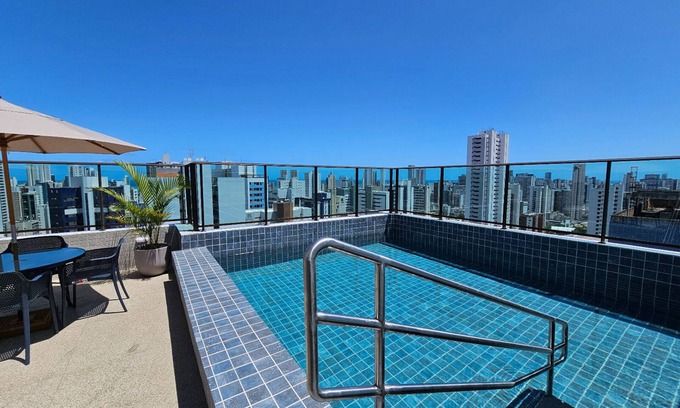 Boa Viagem Apartment | Modern Studio in Boa Viagem, located 2km from the airport and 1km from the beach