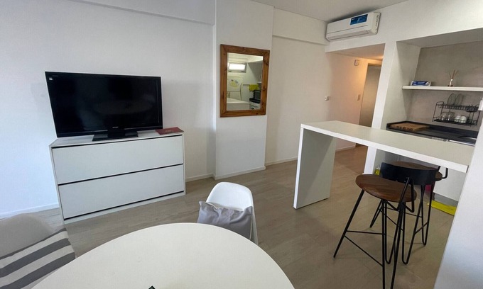 San Cristobal Apartment | Modern Studio with Balcony in the Heart of Buenos Aires