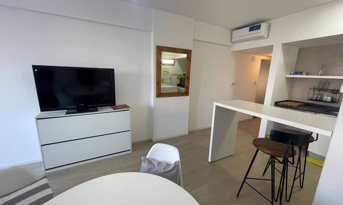 San Cristobal Apartment | Modern Studio with Balcony in the Heart of Buenos Aires