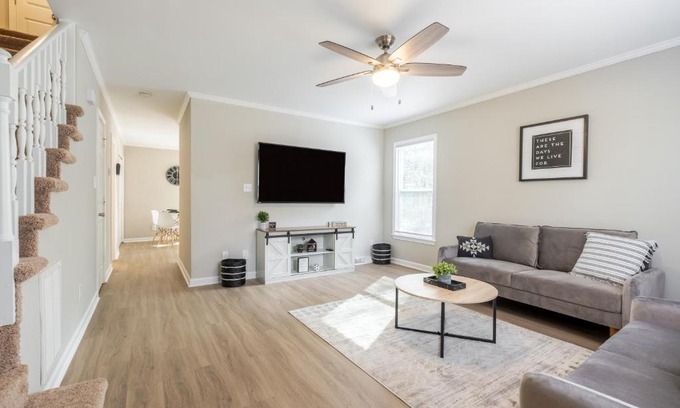 Cotswold House | Modern Stunning SouthPark/Cotswold Home!