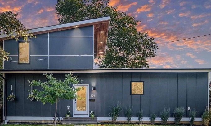 Annapolis House | Modern Styled Home in Historic Annapolis Eastport Neighborhood