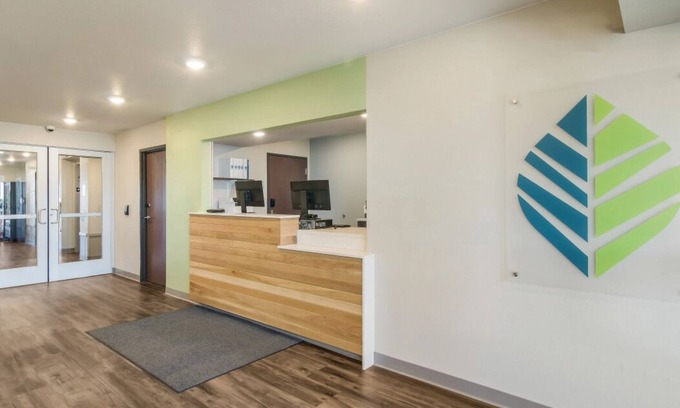 Lowell Hotel | Modern Suite with Full Kitchen Near Pinnacle Promenade and Shiloh Memorial Park