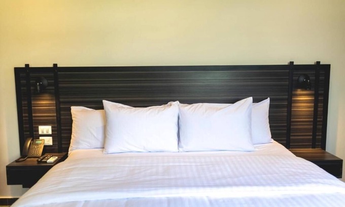 Centro Hotel | Modern Superior King Stay with Pool, Steps from Food & Culture
