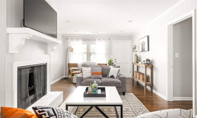 Mountain Brooke House | Modern Tech-Savvy Retreat with Stylish Tiny House