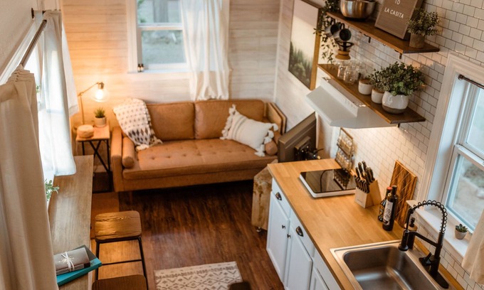 Biggs Field House | Modern Tiny Home with Loft + Pool/Hot Tub