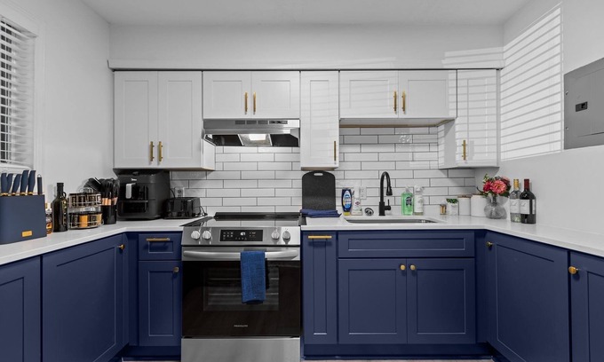 Chapel Hill Apartment | Modern & Tranquil : Close to UNC & Duke University’s, Hospitals