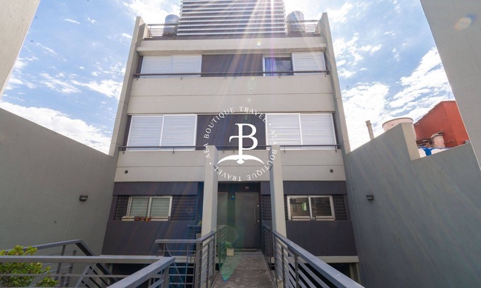 Villa del Parque Villa | Modern triplex with barbecue and garden!