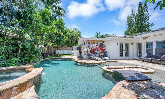 El Portal House | Modern Tropical Pool House North Miami- w/Jacuzzi - El Portal -