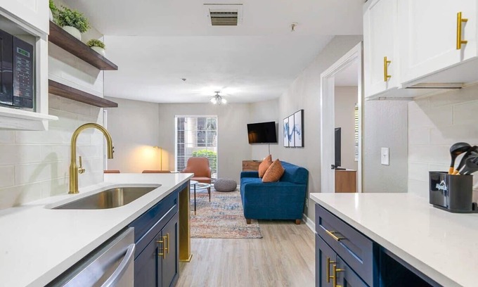 Garden Hills Apartment | Modern Urban Oasis in Prime Buckhead, Atlanta