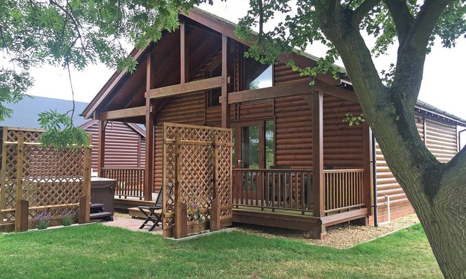 Upwood Ski Chalet | Modern yet rustic designed lodge, ideal for families or couples.