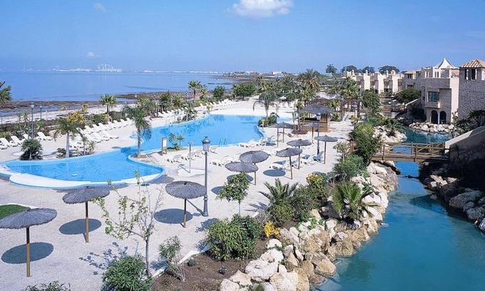 Centro Comercial Bahia Sur Apartment | Moderno apartamento en Bahia Sur