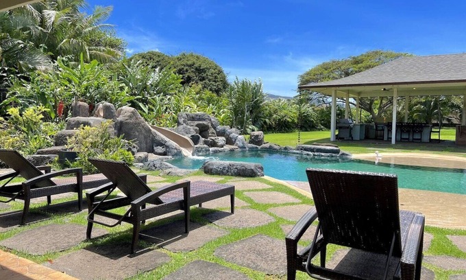 Mokuleia House | Mokuleia Seaside - AC, Short walk to beach