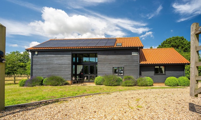 Saxmundham House | Moles Meadow, Middleton