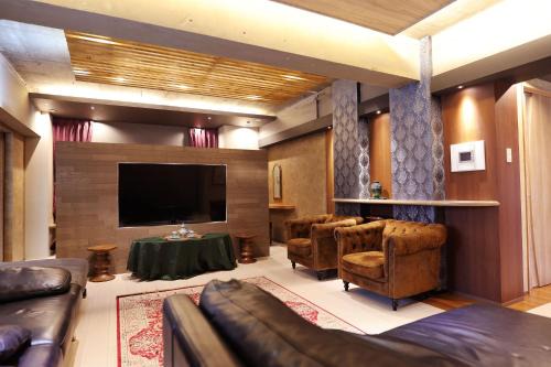 Minami Apartment | MolinHotels701-札幌市定山渓天然温泉に紅葉シーズン到来-W-beds5&S-2