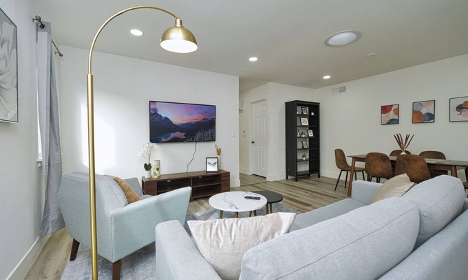 Evergreen House | MolivuHomes 2BR | W/D | Yard | Kids & Pet-Friendly