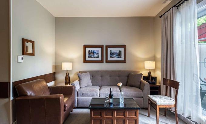 Mont-Tremblant Hotel | Mont-Tremblant - Château Beauvallon - One Bedroom Family Suite-Free resort shuttle!