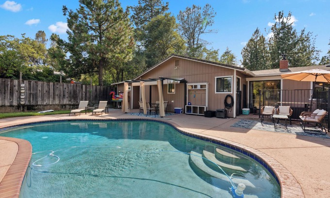 Shasta Lake House | Montana Grove - Pool/Game Room/Boat Parking/Space for large groups