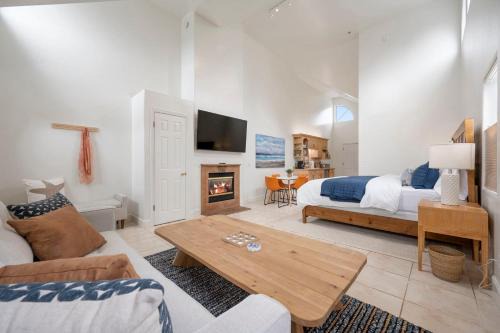 Half Moon Bay House | Montara Penthouse Elevated Comfort Above Downtown Half Moon Bay