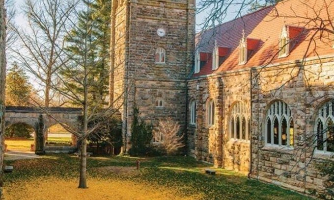 Monteagle House | Monteagle Modern Home -Awesome Location-New Spring Specials!