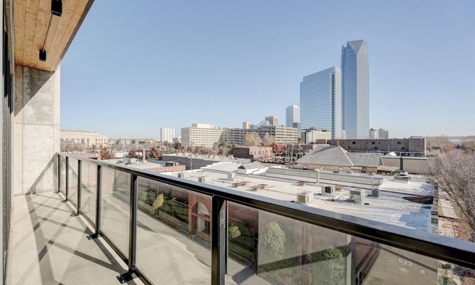 Downtown Oklahoma City Apartment | Month-to-Month High End 2BR Apt.