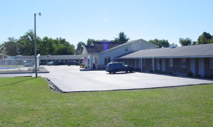 Monticello Hotel | Monticello Inn - Monticello, Indiana