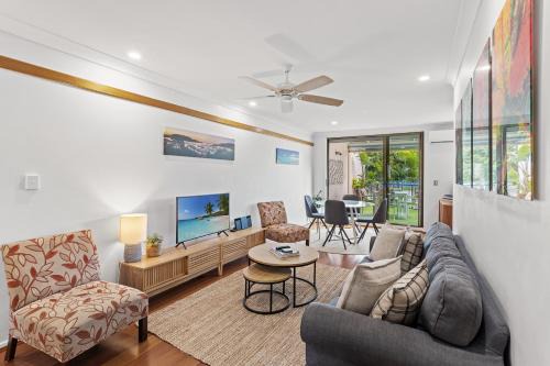 Airlie Beach Apartment | Montipora Unit 3 - In the heart of Airlie, wi-fi and Netflix