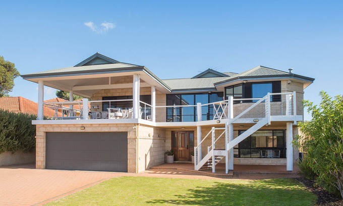 Dunsborough House | Moondance on the Bay - Beachfront | 7 bedrooms, 3 lounges | close to town