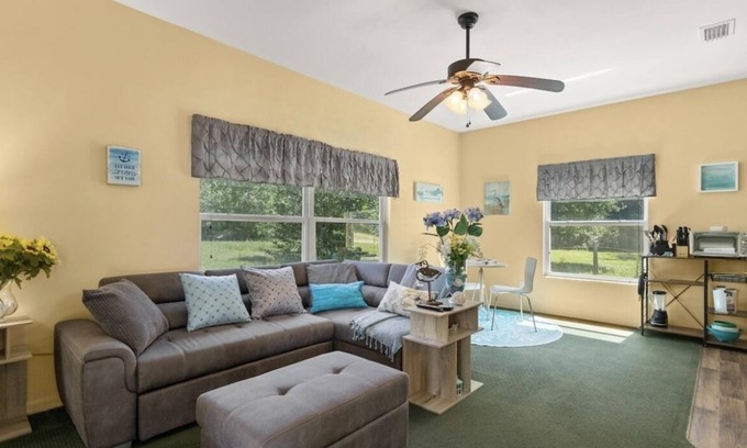 Alachua Cottage | Moondrift Guesthouse - Secluded and Relaxing