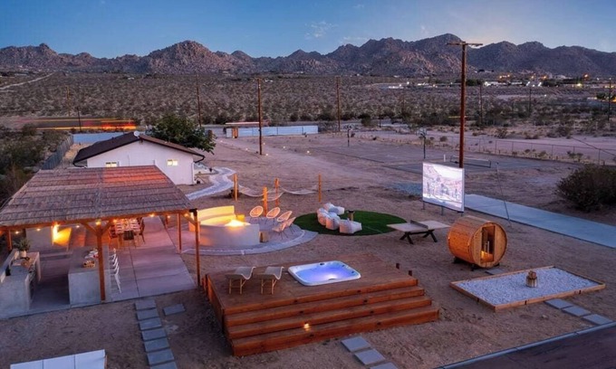 Joshua Tree House | Moonstone Bungalow By The Cohost Company