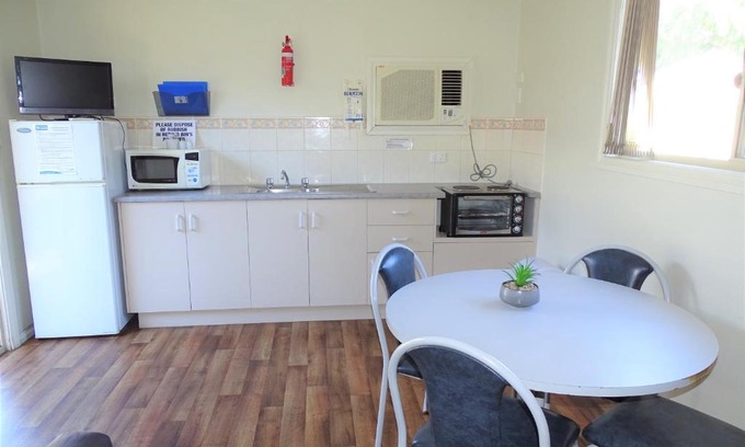 Moonta Bay House | Moonta Bay Cabins - Cabin 3