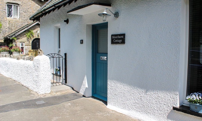 Kents Bank House | MOORHURST COTTAGE, family friendly in Grange-Over-Sands