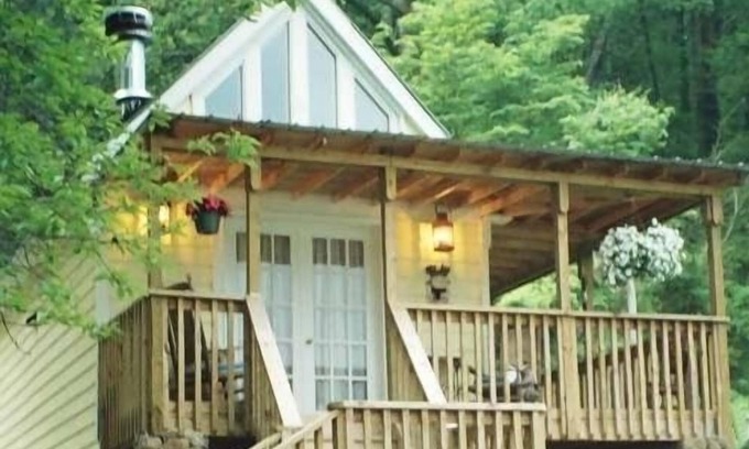 Andrews Cabin | Moose Crossing Cabin.Private, Not Isolated