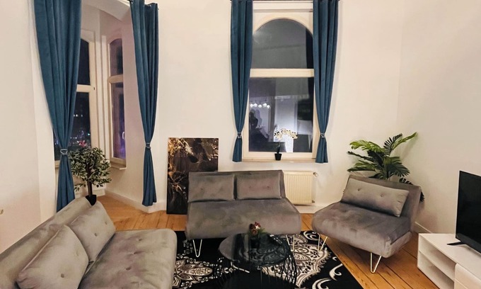 Saint Pauli Apartment | More St. Pauli is hardly possible! Reeperbahn, Beatles Platz and Gr. Freedom