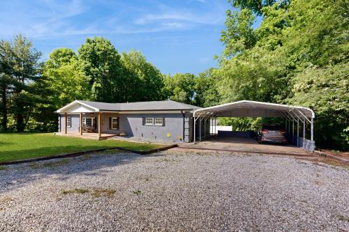 Salem House | Morganton Escape