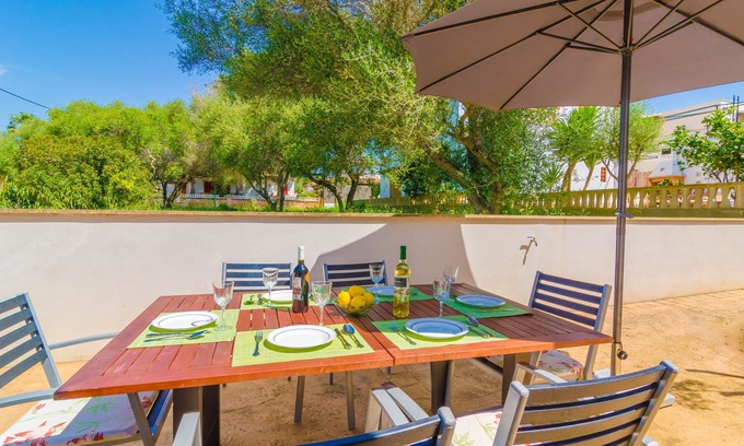 Sa Rapita House | MOSAIC - Cosy chalet with beatiful terraces and porche near the sandy beach. Free WiFi