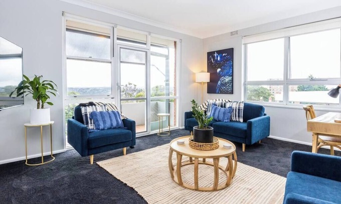 Mosman Apartment | Mosman Views, 2bed, Parking, 15min Walk to Beach