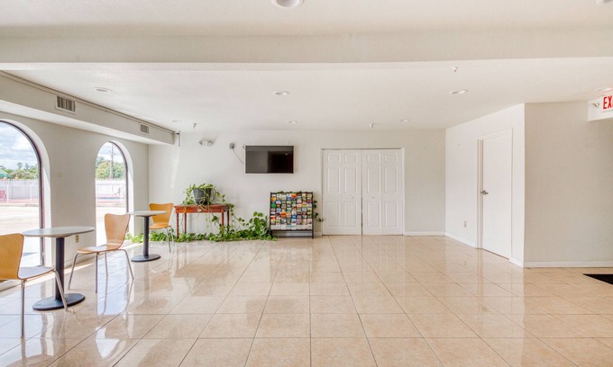 Denham Springs Hotel | Motel 6 Denham Springs, LA