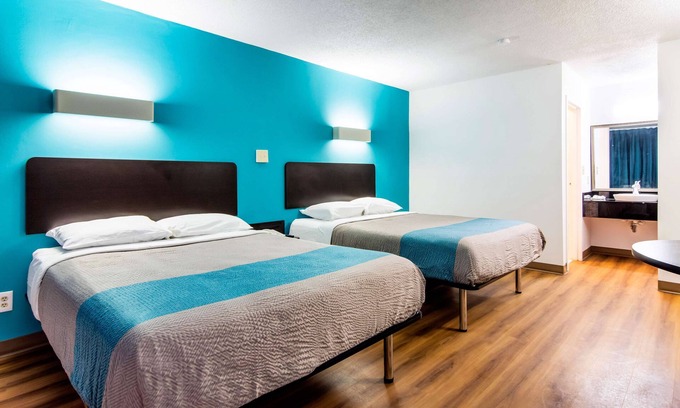 LaGrange Hotel | Motel 6 Lagrange, GA