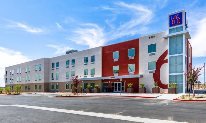 Las Vegas Hotel | Motel 6 Las Vegas, NV - Motor Speedway