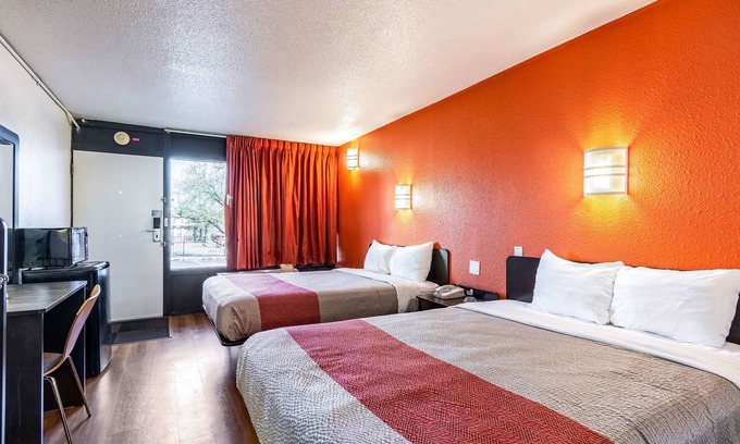 Little Rock Hotel | Motel 6 Little Rock, AR - West