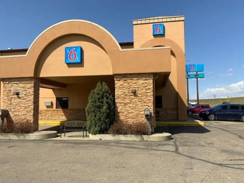 Minot Hotel | Motel 6 Minot, ND