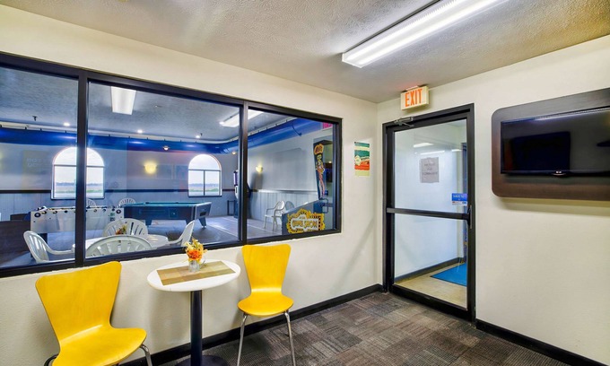 Percival Hotel | Motel 6 Percival, IA