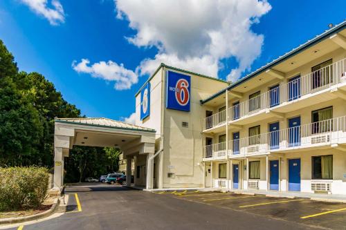 Southwest Raleigh Hotel | Motel 6-Raleigh, NC - Cary