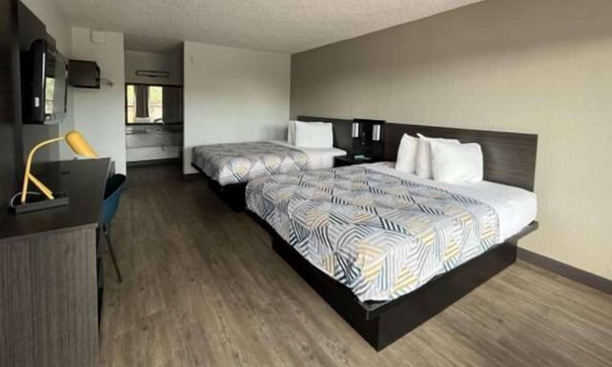 Weeki Wachee Hotel | Motel 6 Spring Hill, FL - Weeki Wachee