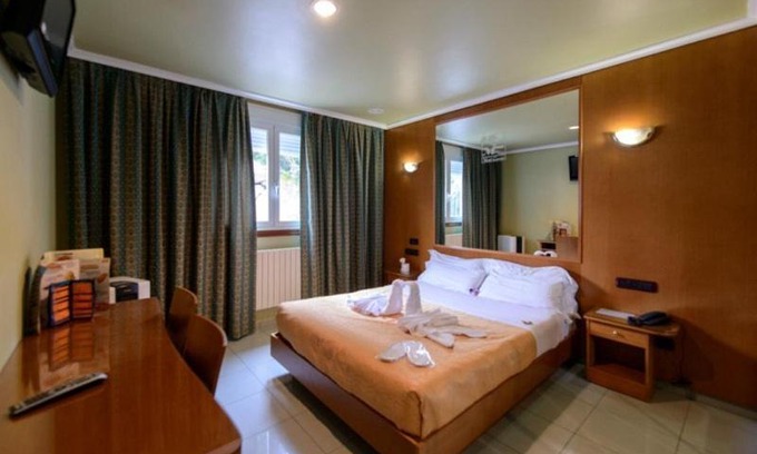 Barbadas Hotel | Motel Cancun Barbadas-Ourense