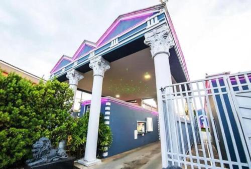 Orleans Hotel | Motel My Garden 2